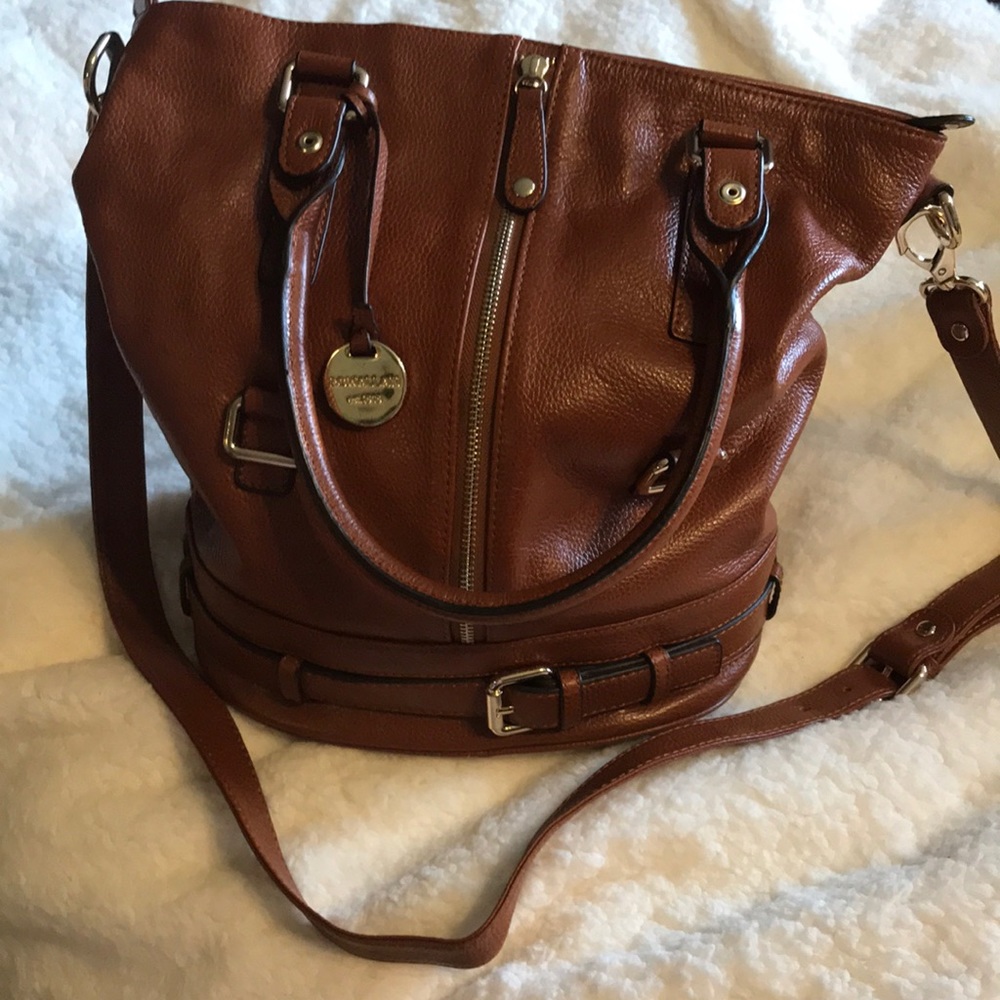 Rowallan of Scotland tan leather bucket bag, detachable shoulder strap.